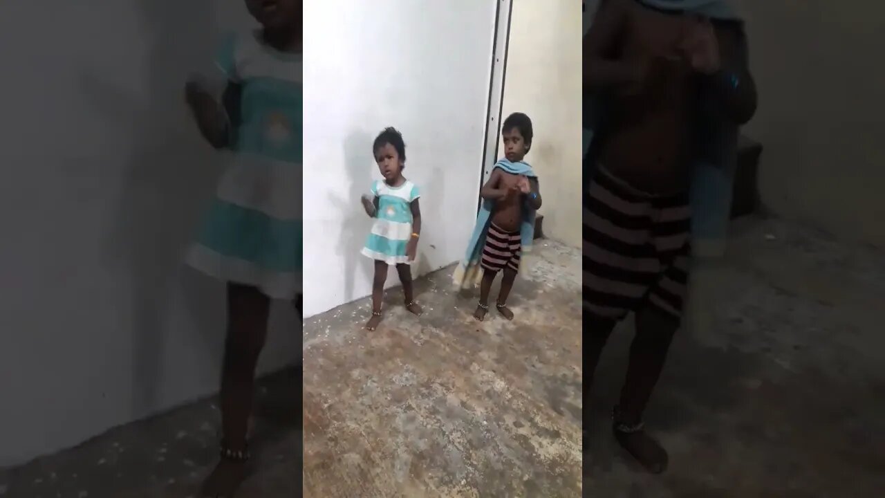 Vadivelu Sing in the Rain