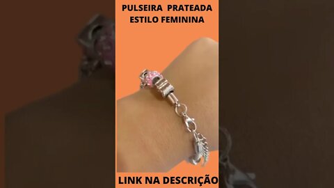 Pulseira Berloques Prateada Estilo Feminina Presente (Modelo aleatório)