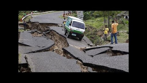 top-5 Massive landslide Caught on Camera