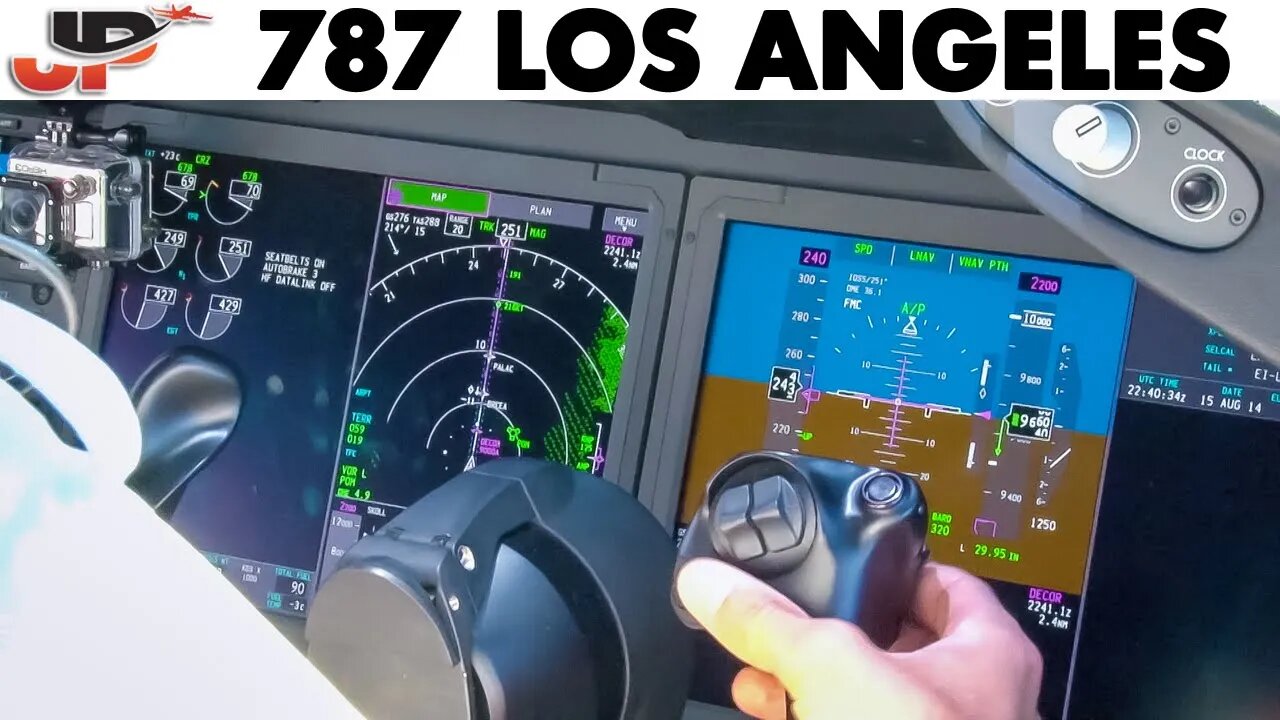 Piloting BOEING 787 into LAX Los Angeles | Cockpit Views