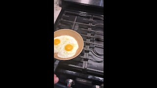 Flipping eggs￼ after 118 days without a kitchen￼