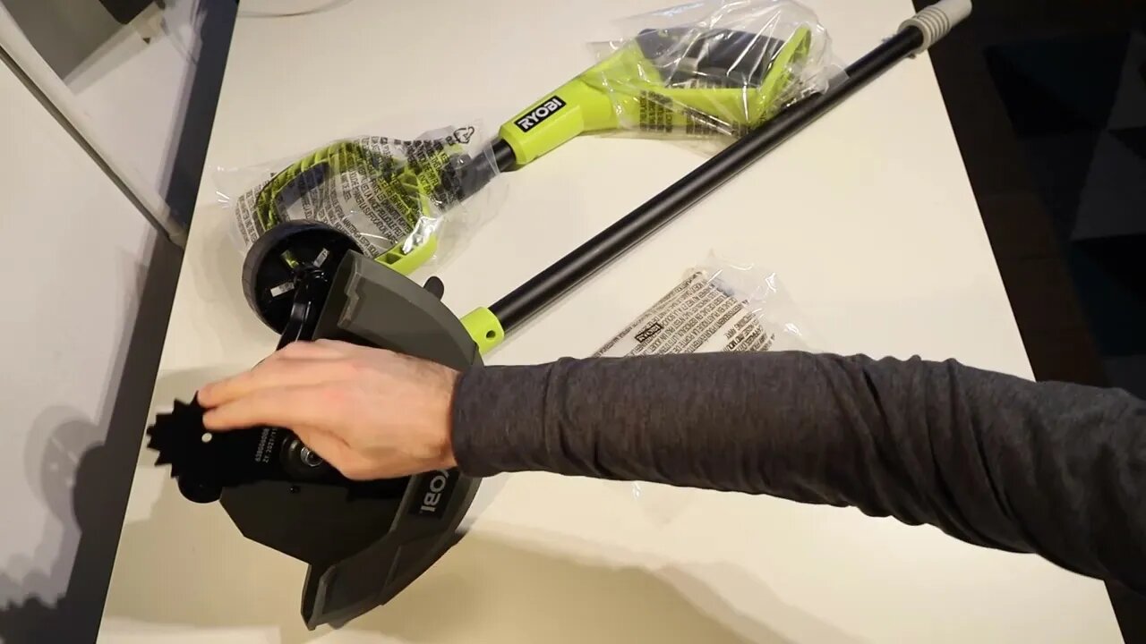 Ryobi One+ 18v 22cm / 9" Lawn Edger Unboxing