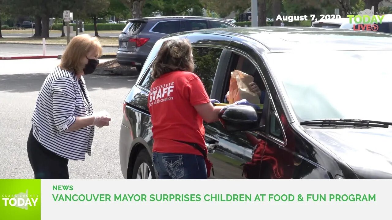 Vancouver mayor surprises children at Food & Fun program