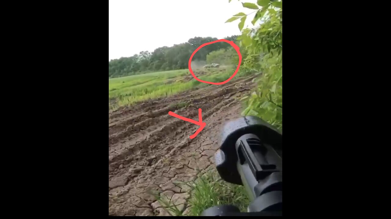 Ukraine war combat footage : GoPro view of Russian tank being taken out a close range