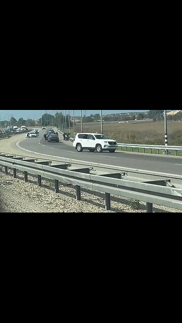 Gun battle on an Israeli highway near Ashdod between Hamas and Israeli forces (10-8-2023)