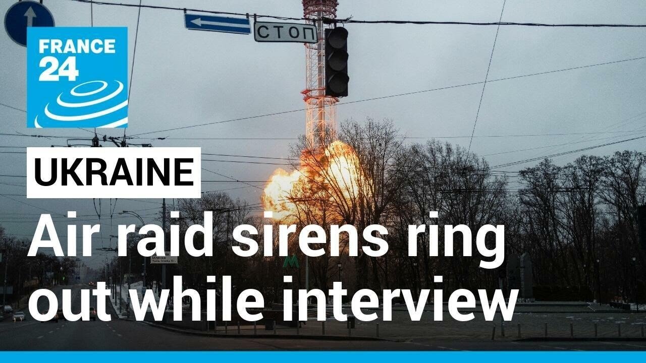 Ukraine: Air raid sirens ring out while interview with a citizen in Chernihiv • FRANCE 24