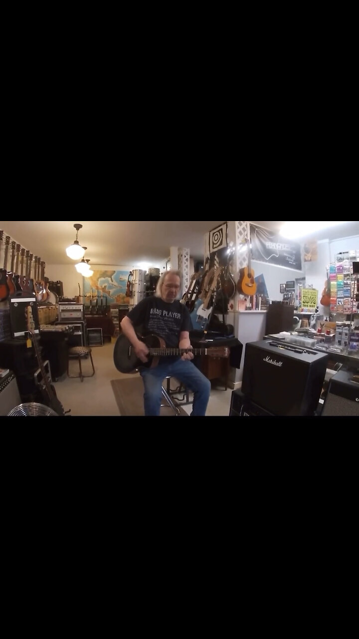 Strummin & Hummin on the Guitar