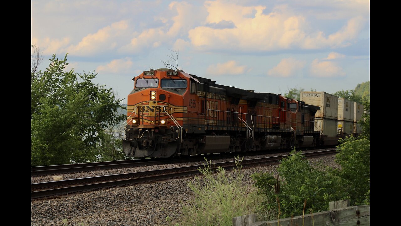 BNSF counterpart action at one spot on the Aurora Subdivision (7-8-2023)