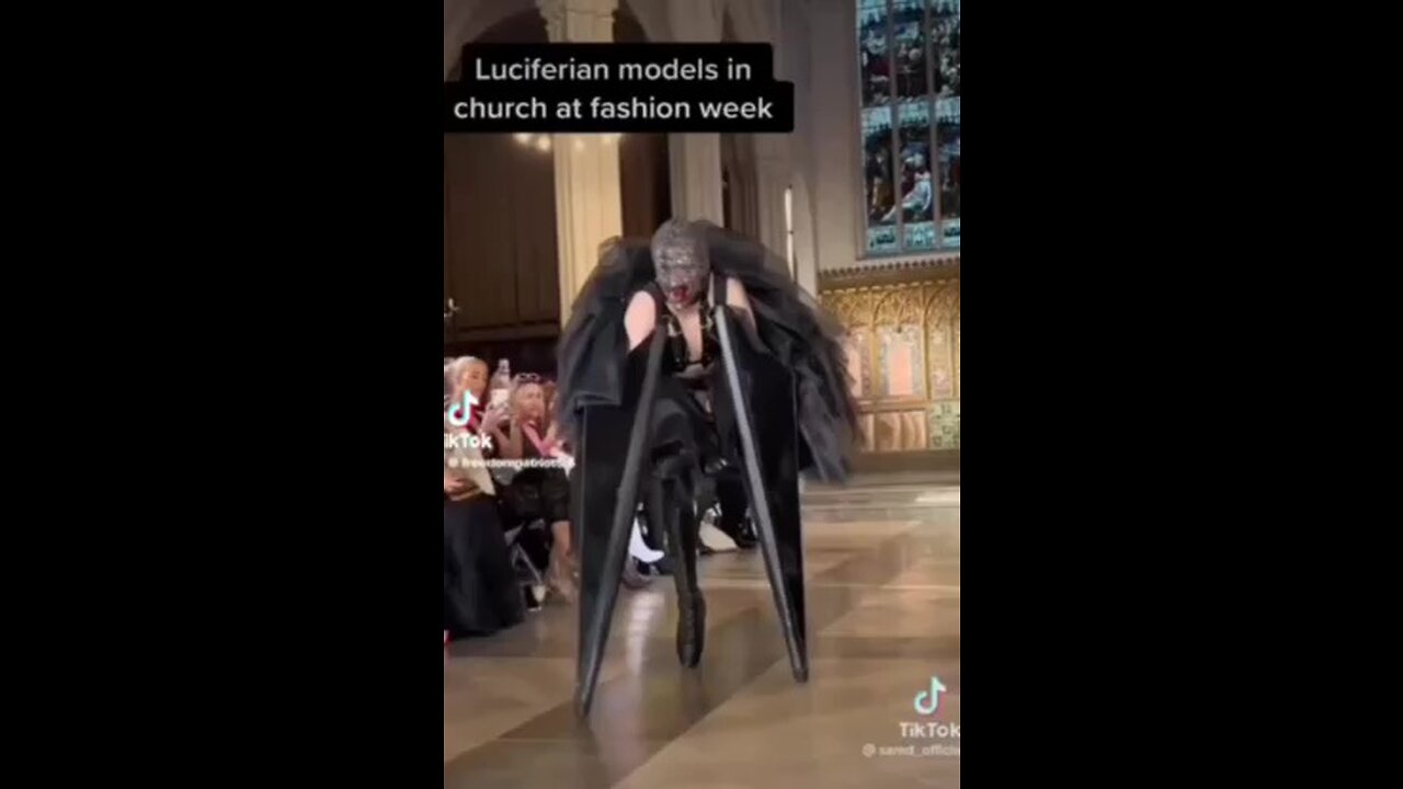 Satanismo Fashion Week (Profanando una Iglesia)