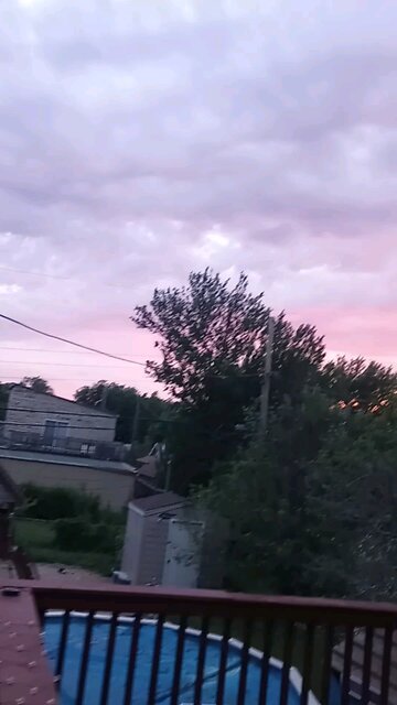 is that an AI sunset?? 🌇