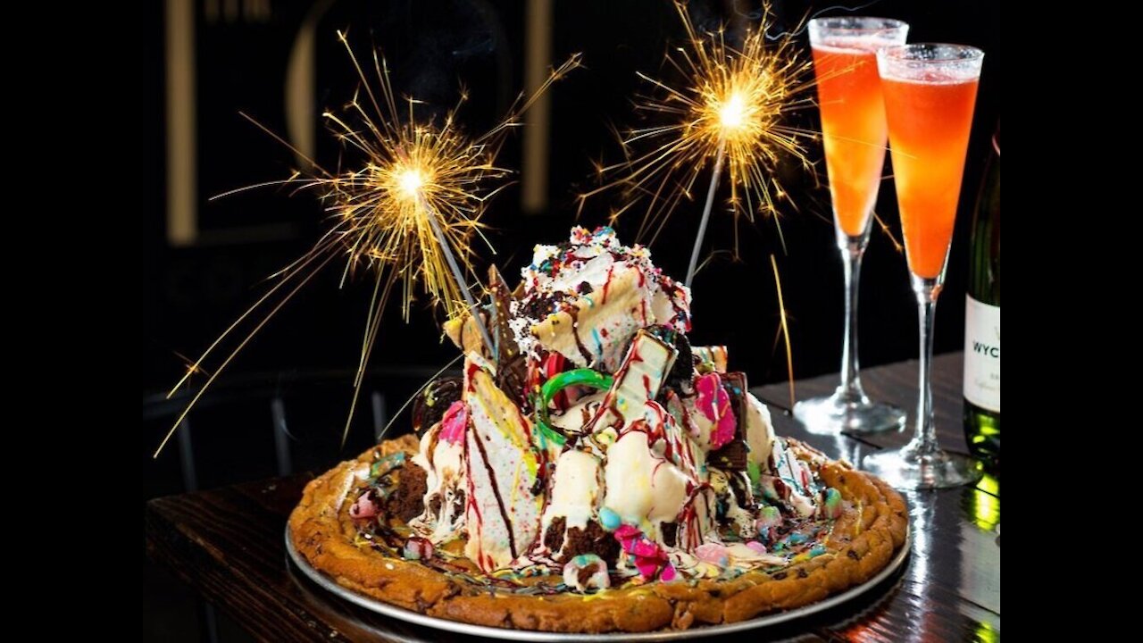 BEHEMOTH PIZOOKIE! Cookie Monster earns its name at The Lola - ABC15 Digital