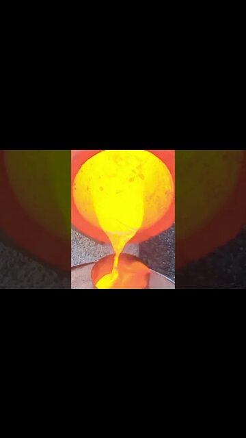 💡 Pouring Molten Brass #fire #brass #copper #shorts