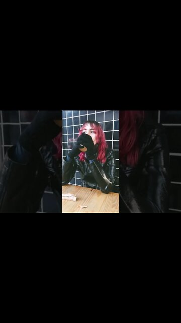 Batgirl vigiando Gotham