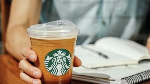 Starbucks to Ban Plastic Straws