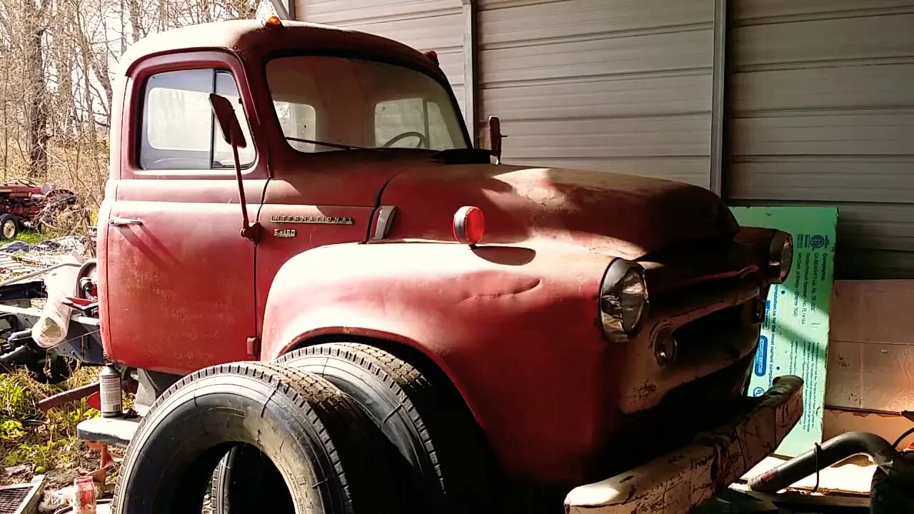 Old International, 1956 S160 farm truck!