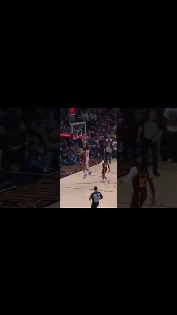 Evan Mobley with a HUGE block!