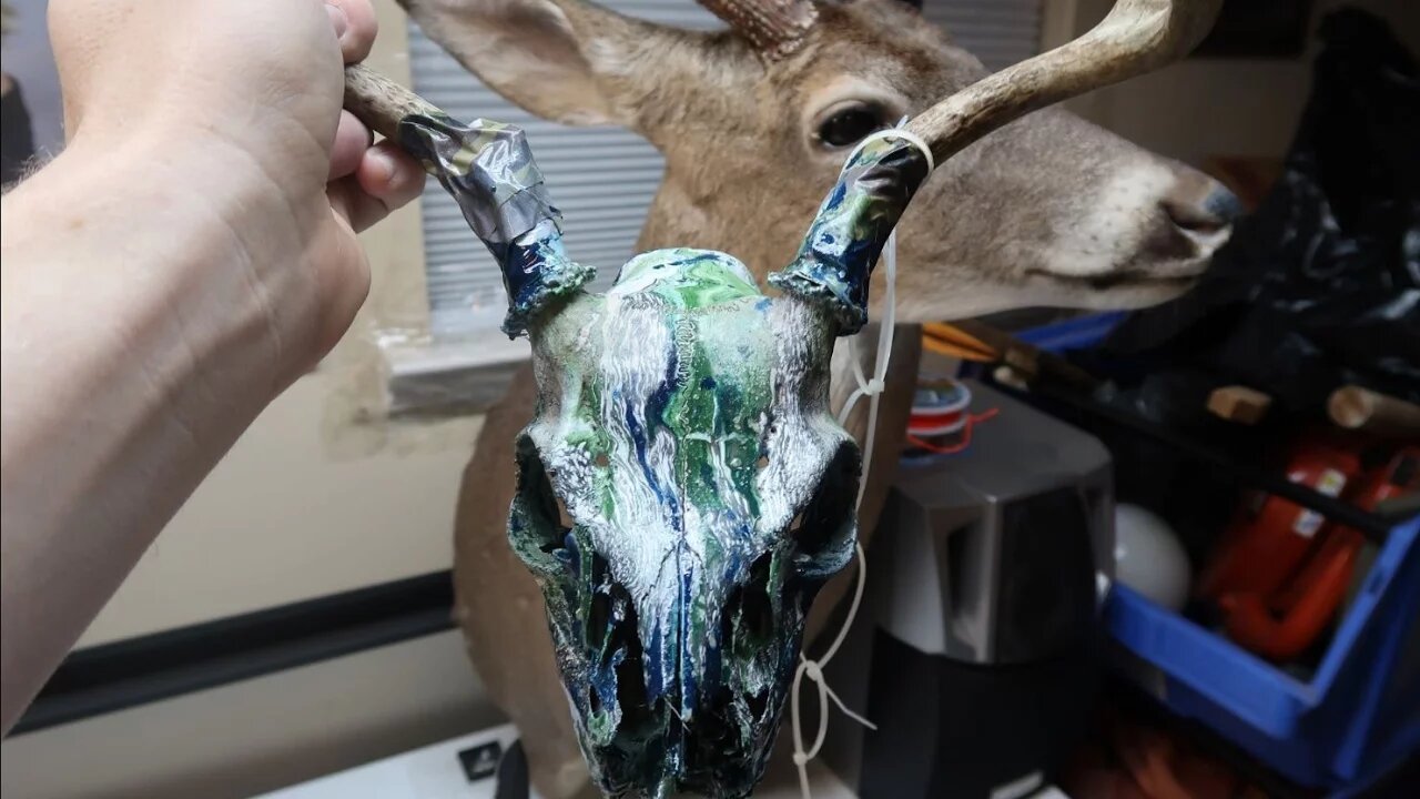 HOW TO DIP SKULLS WITH SPRAY PAINT - WHO_TEE_WHO