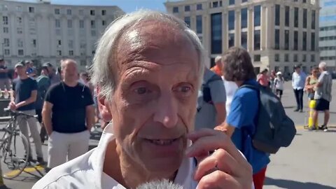 MARC MENANT à la manif des Libertés La liberté ne se négocie pas 2