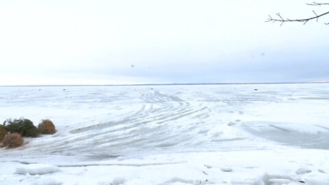 Warm winter hampers fishing on Lake Winnebago, hurts Oshkosh businesses