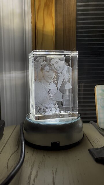 3D Cube filmed in total darkness