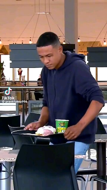 Hilarious Misunderstanding: Blind Lady Eating Ice Cream