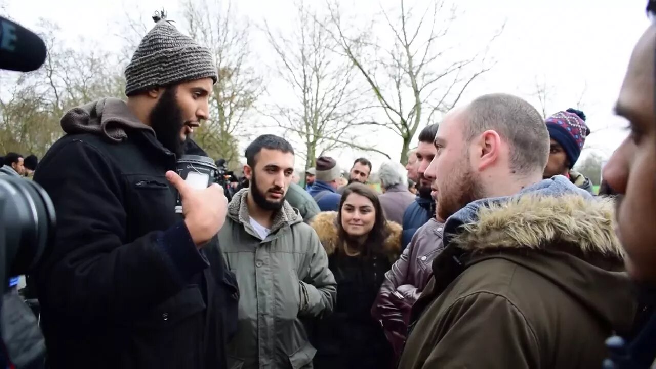 526-Clever Atheists Talk to Muslim.