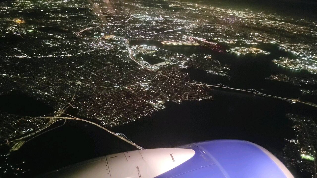 Ascent from LaGuardia Airport looking down on NYC