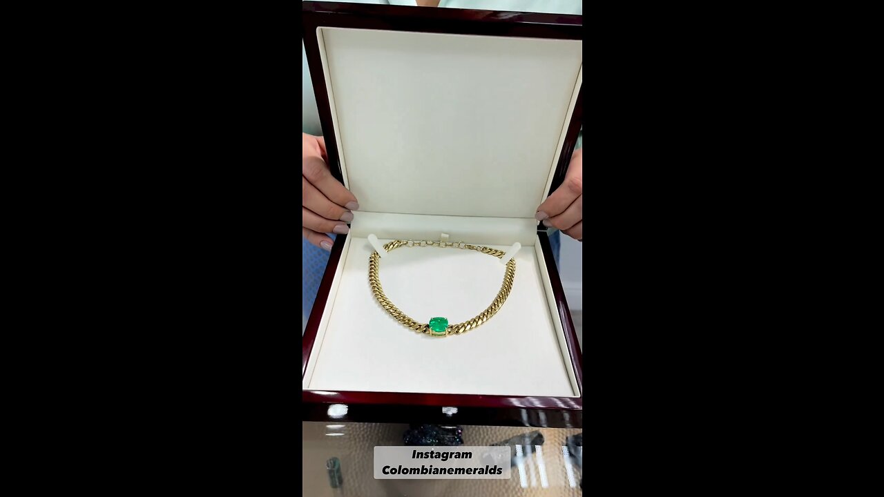 Thick 8 mm wide 10.86 carat AAA cushion Colombian emerald Cuban link choker necklace in 18K