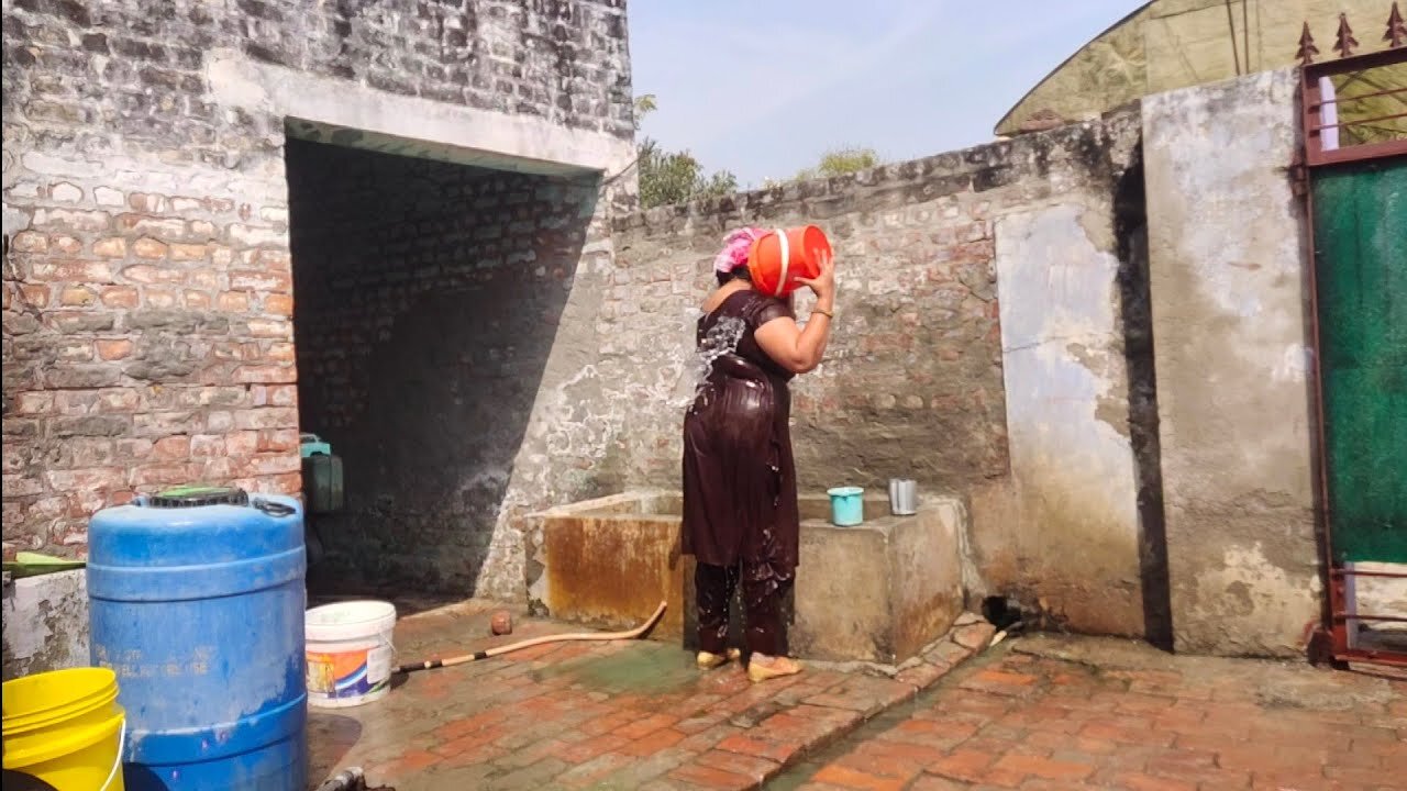 देखो मम्मी के साथ हमने क्या किया।