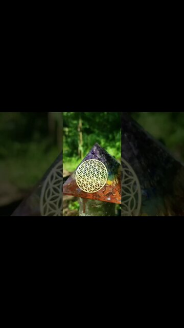 Pyramide Orgonite 7 Chakras Fleur De Vie #sacredgeometry #floweroflife #orgonitepyramid #orgonite