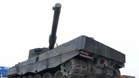 More footage of Leopard 2A4 tanks arriving in Ukraine