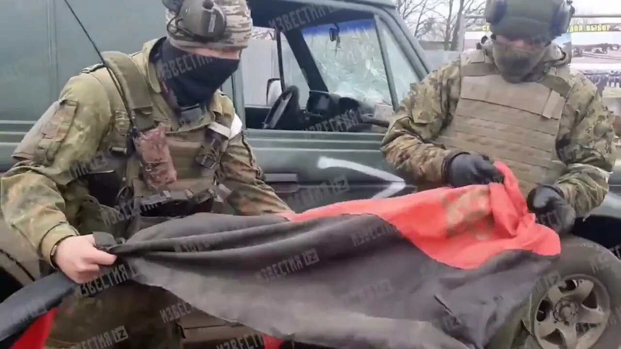 🇷🇺🇺🇦 Trophy Flags Of The Armed Forces Of Ukraine & The "Right Sector" In Mariupol!