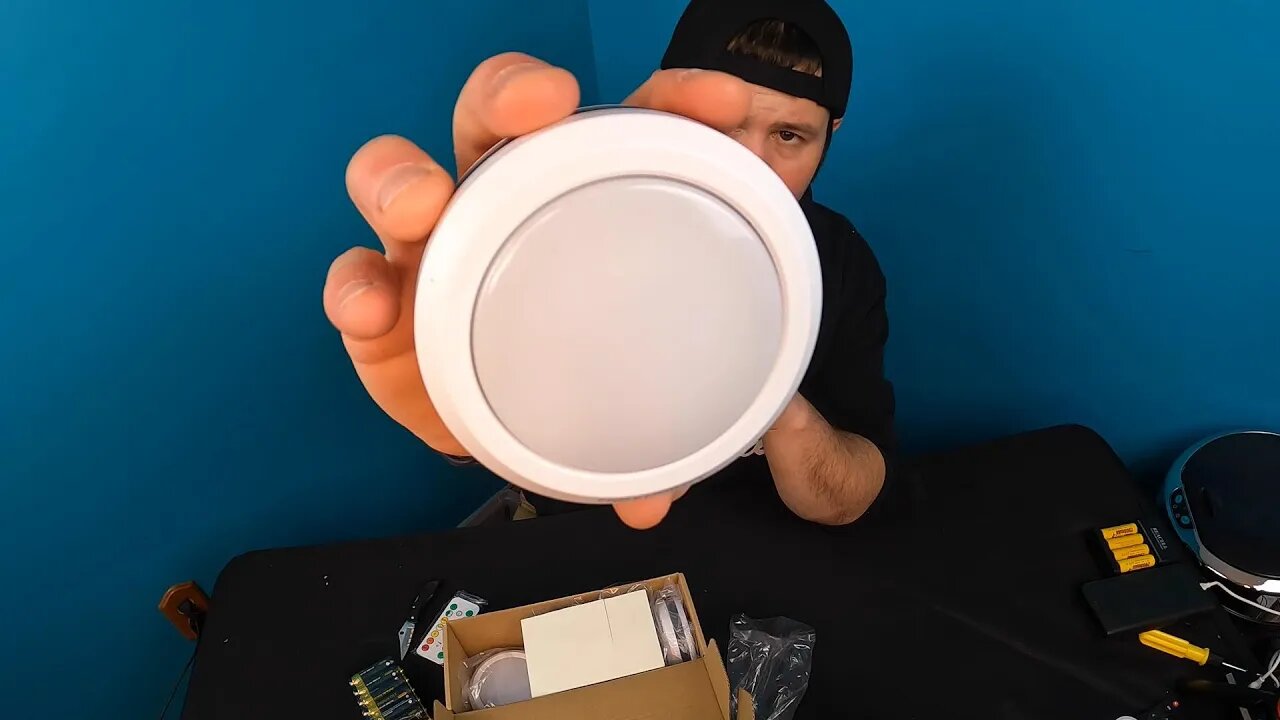 Unboxing:HOLKPOILOT Puck Lights with Remote Control, Under Cabinet Lighting Battery Operated