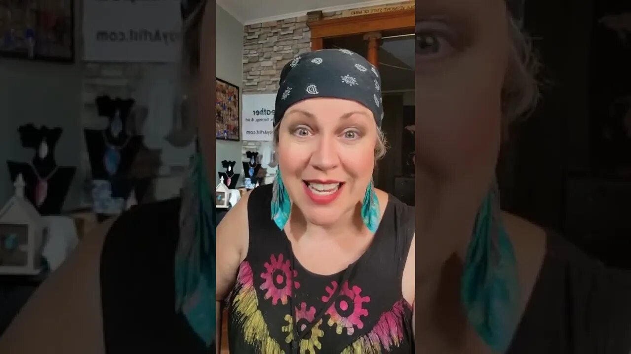 Meet the Maker - Artzyalli joins Jessica J Murray Artist 8/9/22