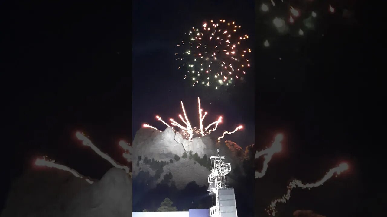 Fireworks with Trump Mt Rushmore 2020