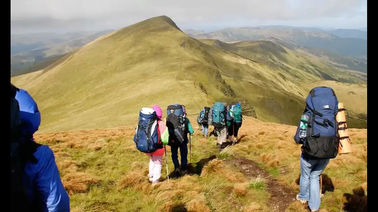 What’s the Difference Between a Woman’s and a Man’s Backpack? (Explained)