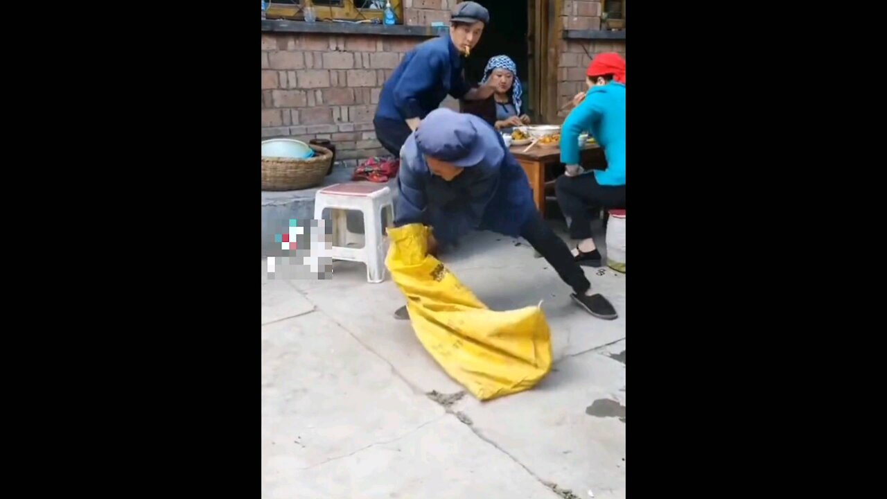 Funnyvideo must watch prank video man prank people for food watchto see what happen