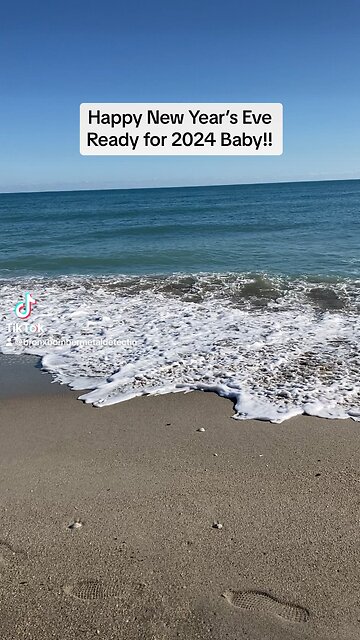 Beautiful New Year’s Eve stroll on the beach!