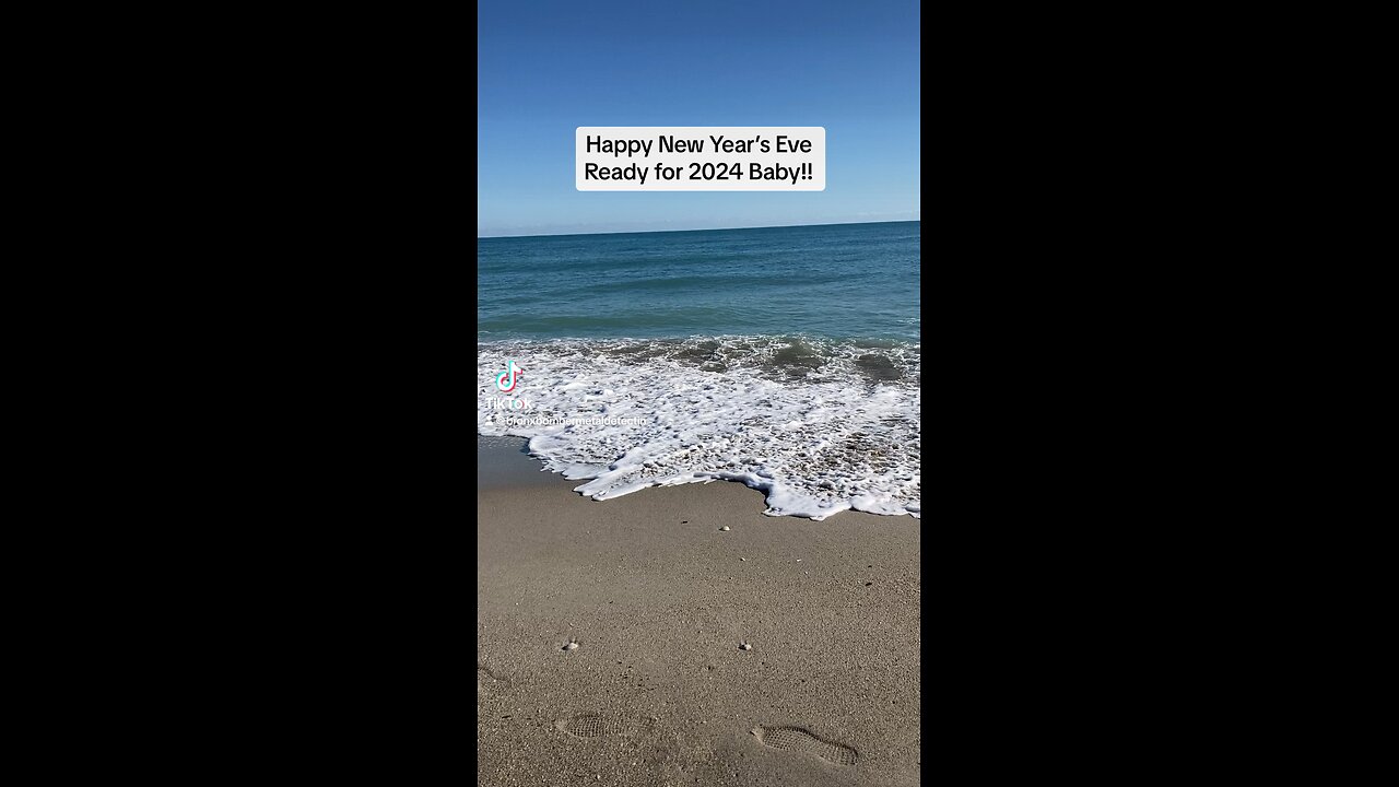 Beautiful New Year’s Eve stroll on the beach!