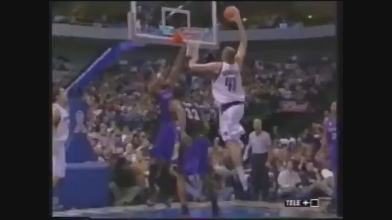 Dirk Nowitzki 35 Points Vs. Raptors, 2001-02.