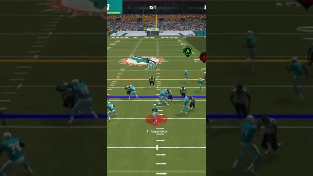 Texans DE Shaq Lawson Pass Interception Gameplay - Madden NFL 22 Mobile Football