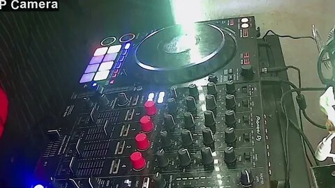 Random Breaks i like from "2021" mix and mashup. PIONEER DDJ1000