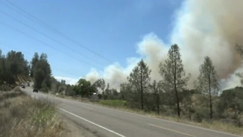 Shasta County fire destroys 12 structures, forces evacuations