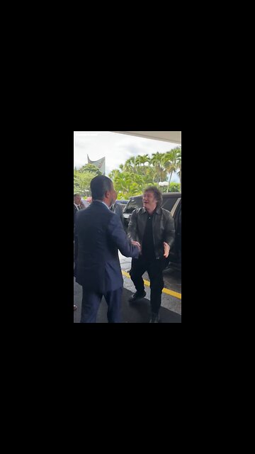 Don Jr. meets with Argentine President Javier Milei in El Salvador.