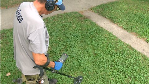 Milwaukee man hunting for treasure with his metal detector