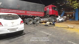 Acidente na BR-262: carreta bate em dois veículos em Manhuaçu