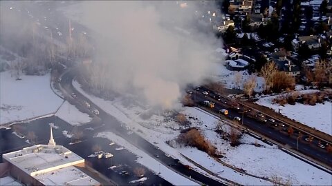 Raw: Fully-involved house fire