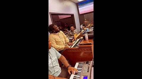 They churchin!! Praise break