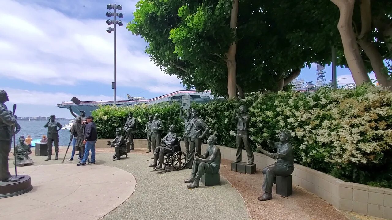 BOB HOPE MONUMENT