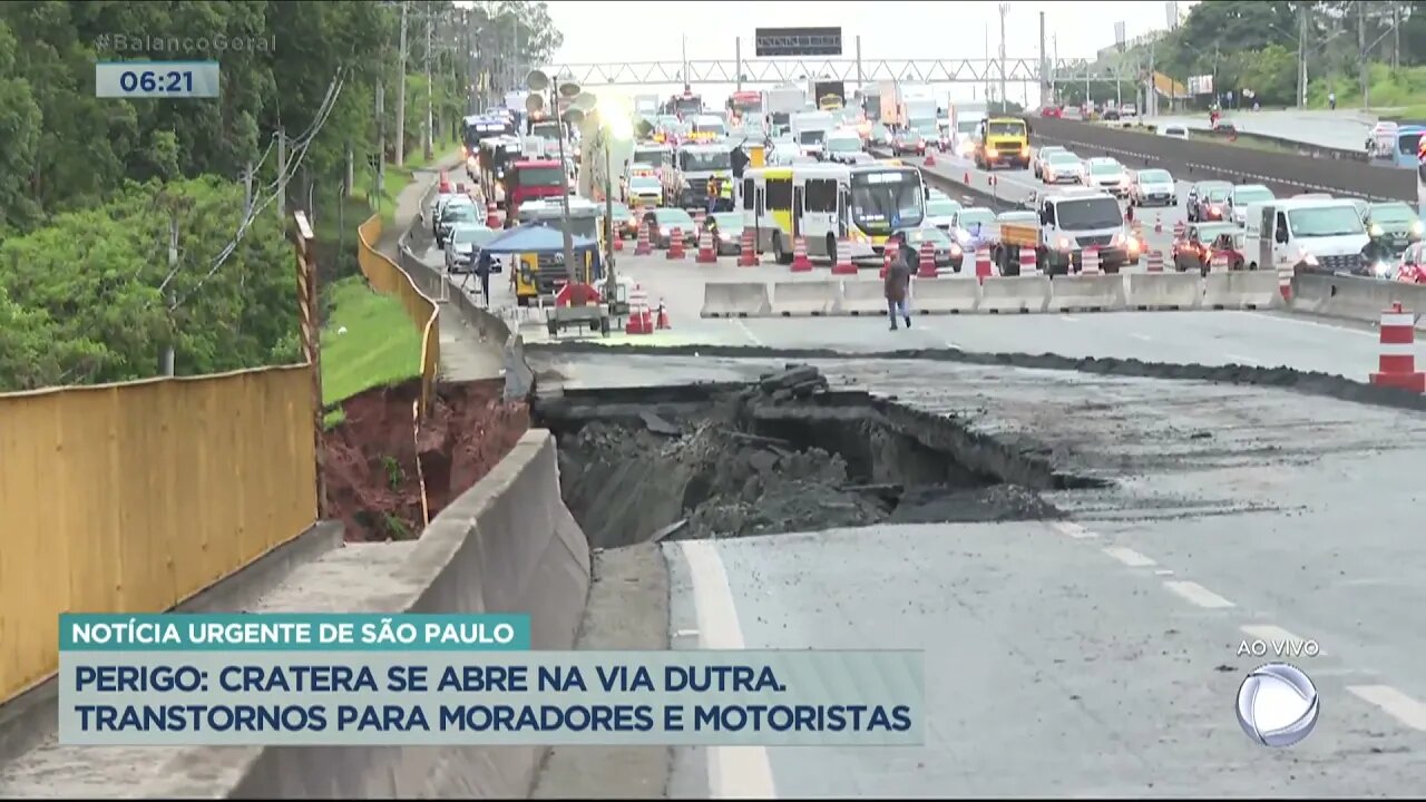 CRATERA SE ABRE NA DUTRA EM GUARULHOS E PROVOCA TRANSTORNOS PARA MOTORISTAS E MORADORES 07/01/2022